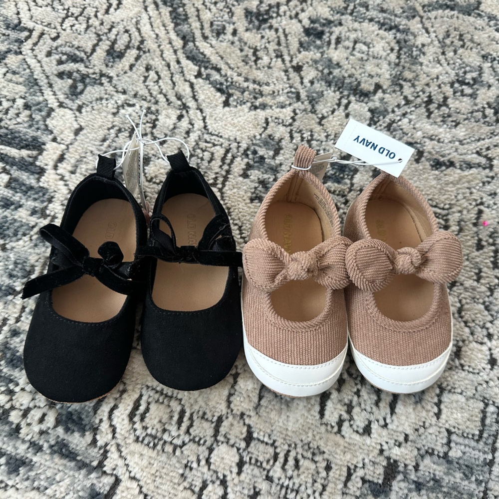 Old Navy Black and Tan baby flats
